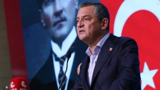 CHP Genel Ba�kan� �zg�r �zel, 23 Nisan'� kutlad�