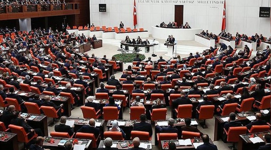 Çoklu baro teklifi yasalaştı