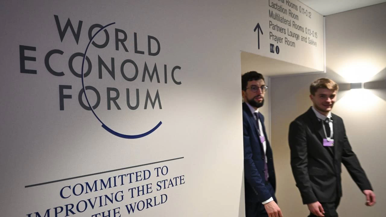 Davos'ta bulu�an ba�ekonomistler: K�resel ekonomi 2024'te zay�flayacak