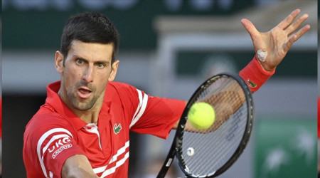 Djokovic ve Sakkari adını yarı finale yazdırdı