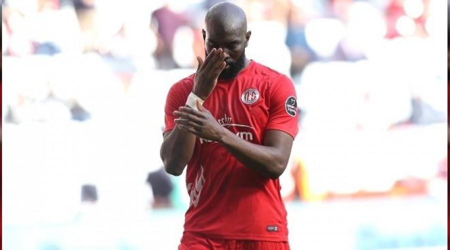 Doukara'nn tercihi Arabistan oldu