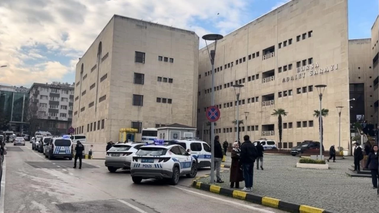 Duruşma salonunu kana bulayan baba adliyeye sevk edildi