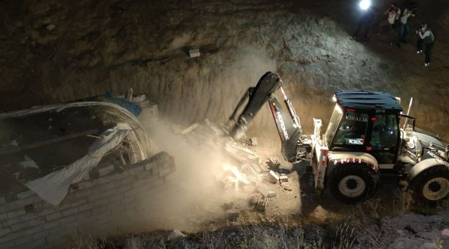 D�zensiz g��menlerin yerle�tirildi�i �ok evler y�kt�r�ld�