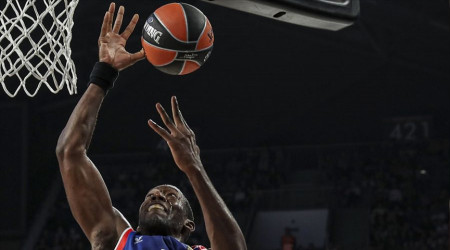Efes Fransa'da 2. hafta karlamasnda