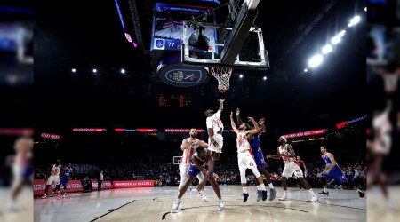 Efes, Yunanistan deplasmanında