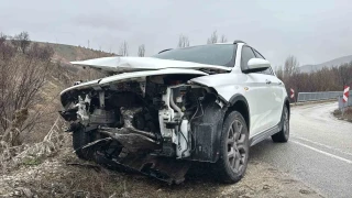 Elazığ'da iki otomobil çarpıştı: 9 yaralı