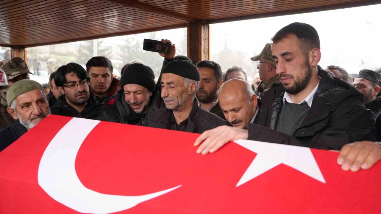 Erzurum şehidini uğurladı