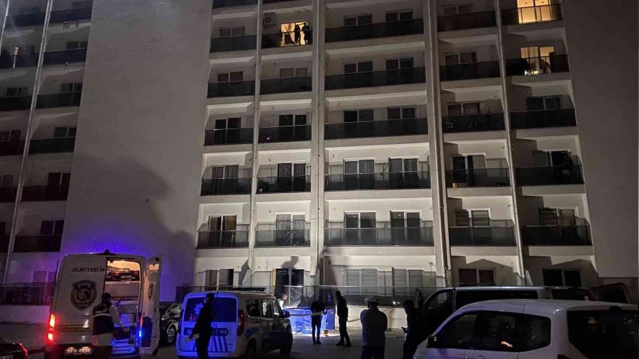 Esenyurt'ta yabancı uyruklu genç 6. kattan düşerek öldü