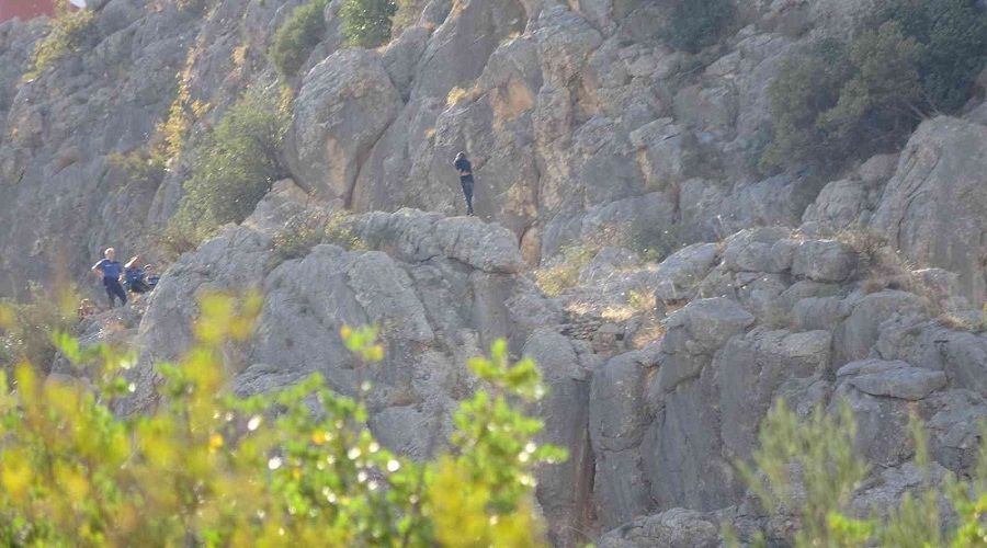Eşiyle tartıştı, intihar etmek için Kozan Kalesine çıktı