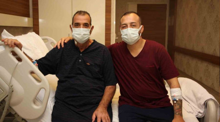 Eski damat, eski kaynpederine karacierini verdi