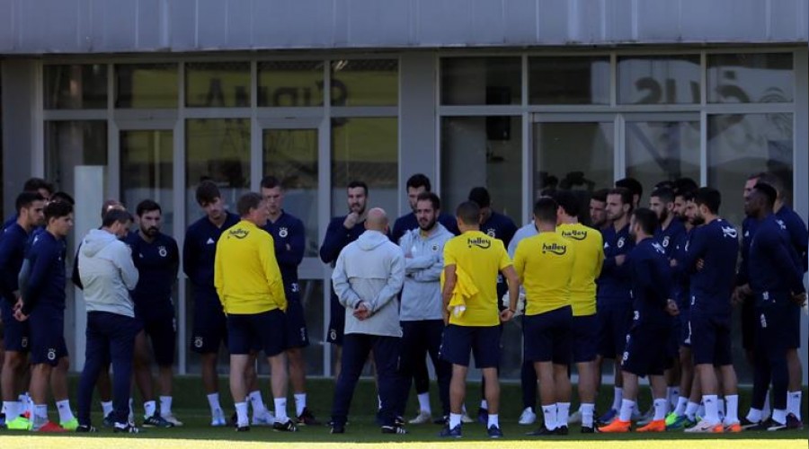 Fener, millilerden yoksun çalıştı