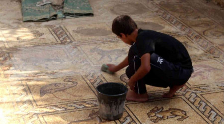 Filistinli çiftçi ağaç dikmek isterken arkeolojik keşif yaptı