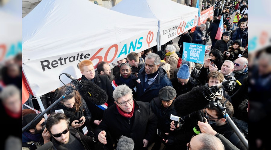 Fransa'da grevler hayat fel ediyor