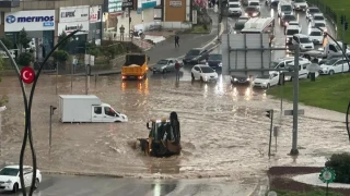Gaziantep ve �anl�urfa'y� f�rt�na vurdu. Bir ki�i �ld�, �ok say�da yaral� var
