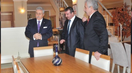 'Gençlerin yuva kurmasının önü açılmalı'