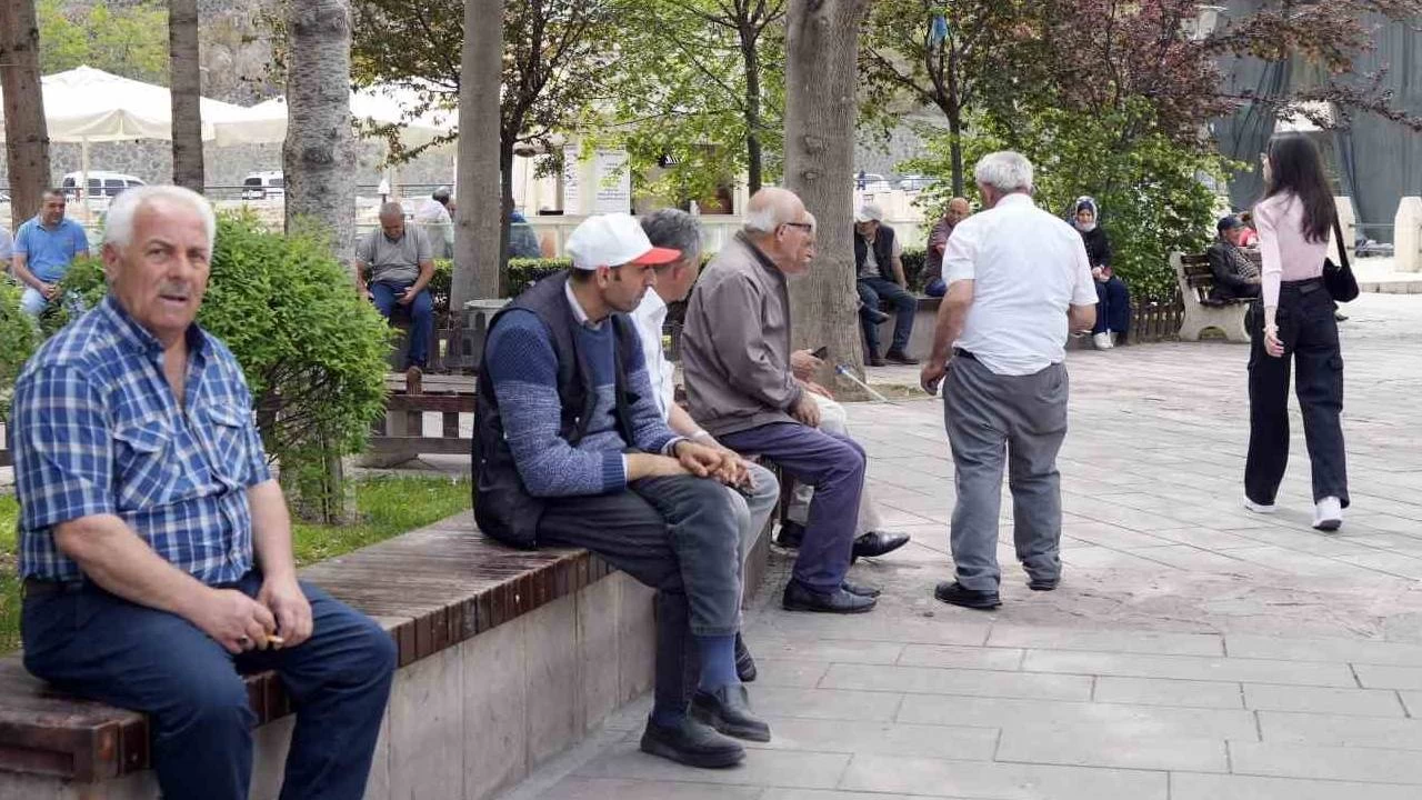 Gümüşhane'de 54 yılın Nisan ayı sıcaklık rekoru kırıldı