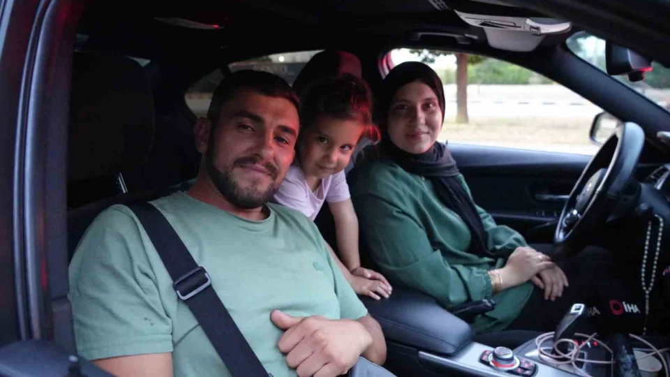 Gurbet�ilerin Kap�kule'den yurda giri�leri s�r�yor