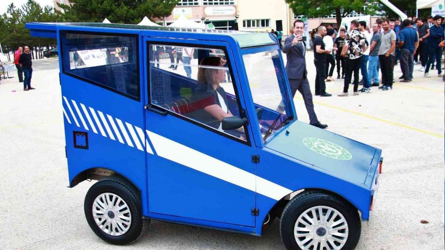 Haymanalı öğrencilerden güneş enerjili araba: 'CİMCİME C1'