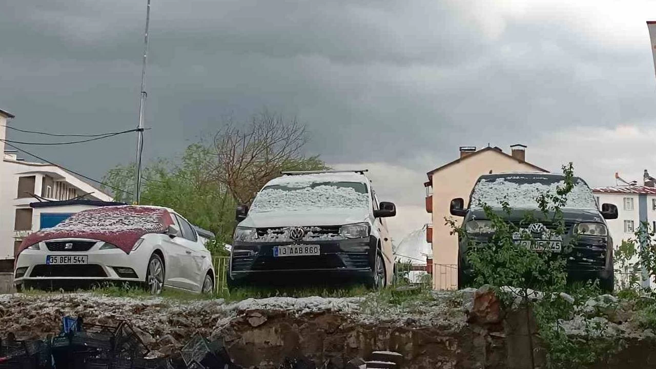 Hizan'da dolu ya���� hayat� olumsuz etkiledi