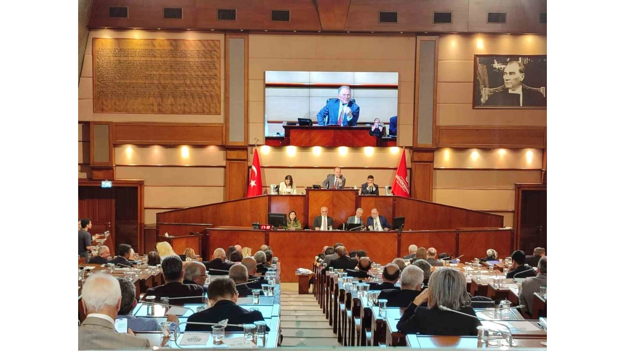 İBB Meclisi'nde "iddianame" gerginliği