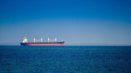İran 250 bin litre kaçak yakıt taşıyan gemiye el koydu