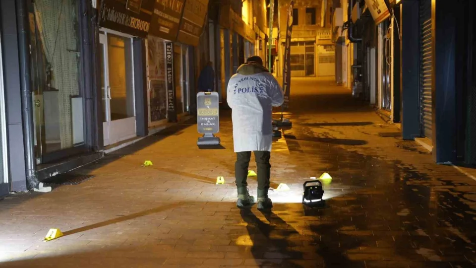 �� yerine silahl� sald�r�: 2 ��pheli yakaland�