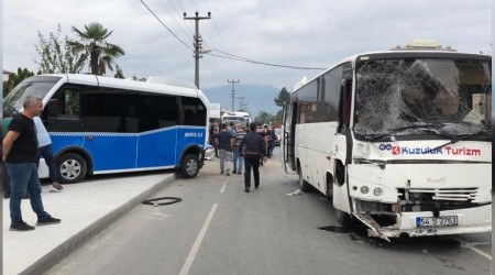 İşçi servisi ile yolcu minibüsü çarpıştı: 17 yaralı