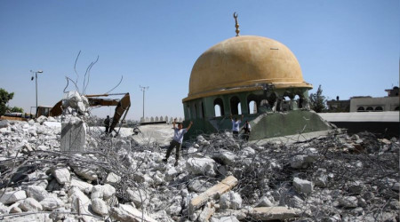 İsrail, Gazze'de cami vurdu