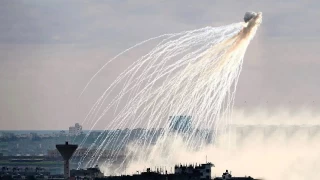 İsrail, Lübnan'ın güney bölgelerine fosfor bombasıyla saldırdı