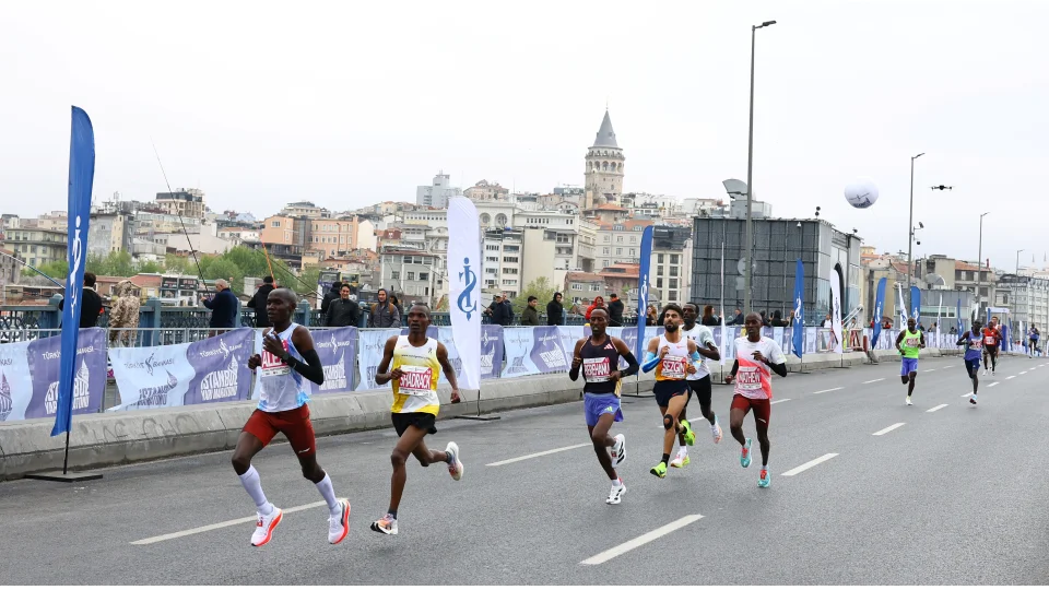 �stanbul Yar� Maratonu'na ikizler damga vuracak