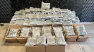 stanbul'da 'matbaa' grnml uyuturucu deposuna operasyon