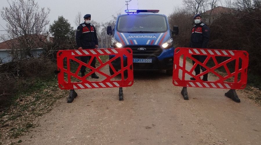 �stanbul'dan Bilecik'e gelen aile t�m k�y� karantinaya ald�rd�