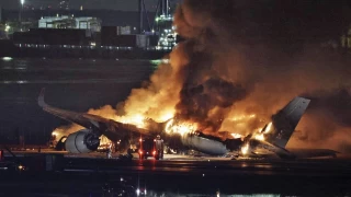Japonya'da uçak kazası sonrası 100'den fazla uçuş iptal edildi