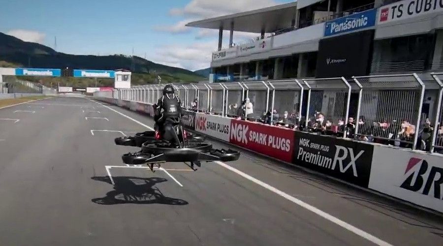 Japonya'da uçan motosiklet 680 bin dolardan satışa çıktı