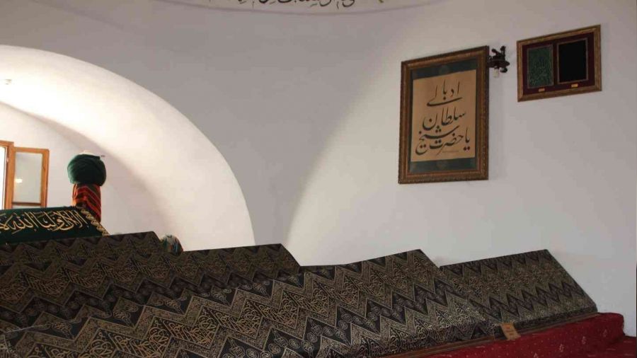 Kâbe örtüsünün bir kısmı Şeyh Edebali Türbesi'nde sergilenecek