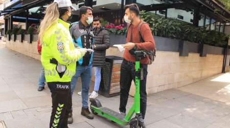 Kaldırımda scooter kullanan gençten şaşırtan ceza tepkisi