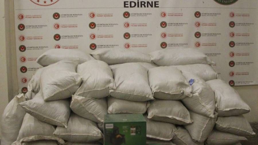 Kap�kule'de 887 kilogram ka�ak "damiana �ay�" ele ge�irildi