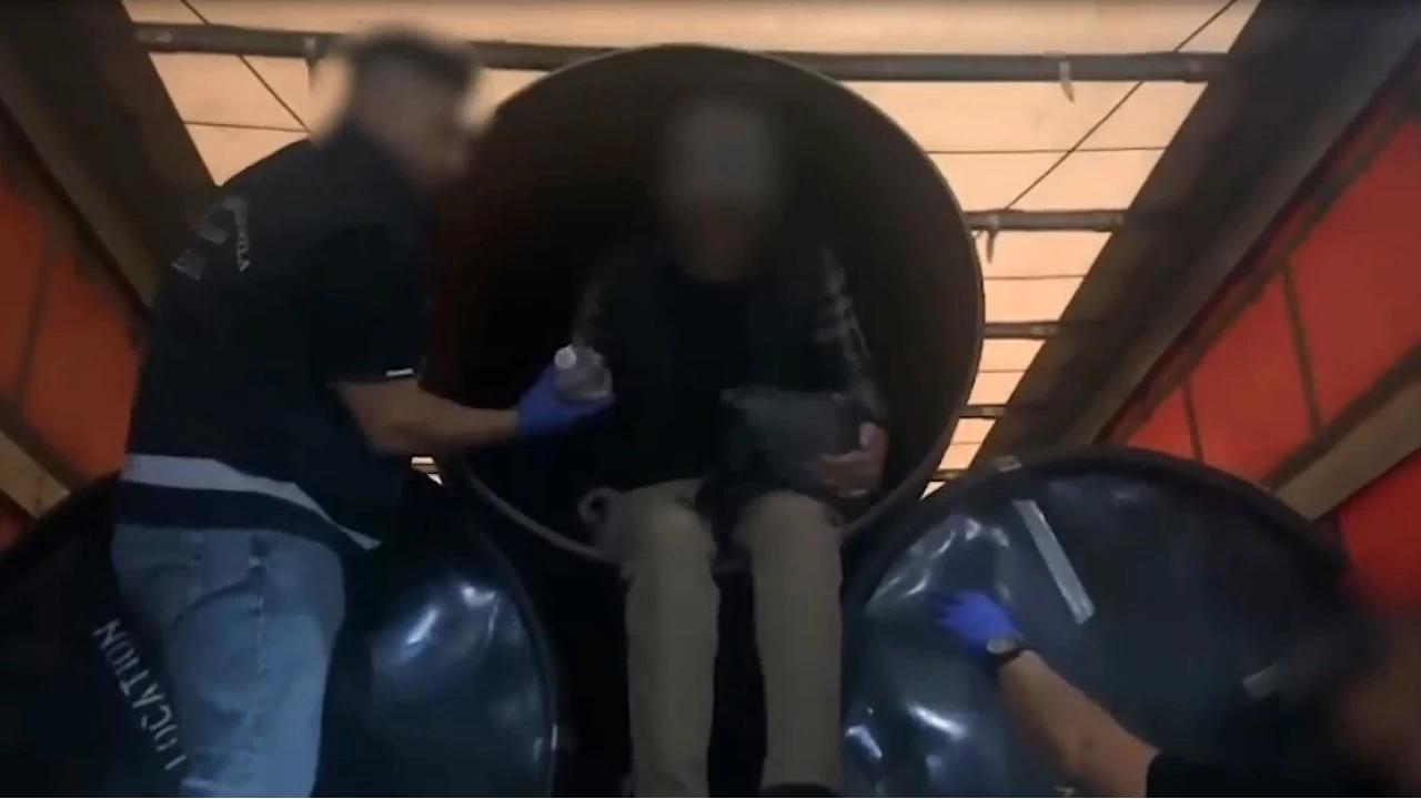 Kapıkule'de çelik borulardan 5 kaçak göçmen çıktı