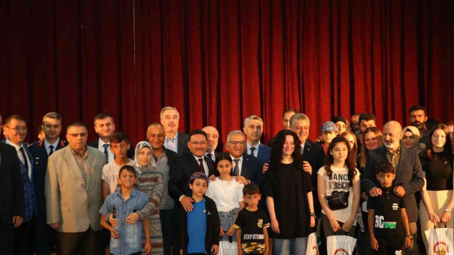 Kayseri'de diyabet hastas� �ocuklar�n y�z� g�ld�
