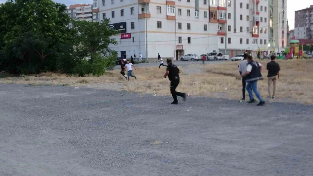 Kayseri'deki olaylarda 21 polis ve 1 itfaiye eri yaraland�