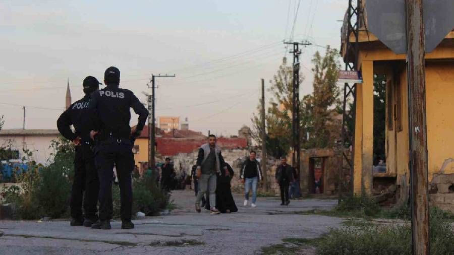 Kayseri'deki ta�l� silahl� kom�u kavgas�nda 5 ki�i yaraland�