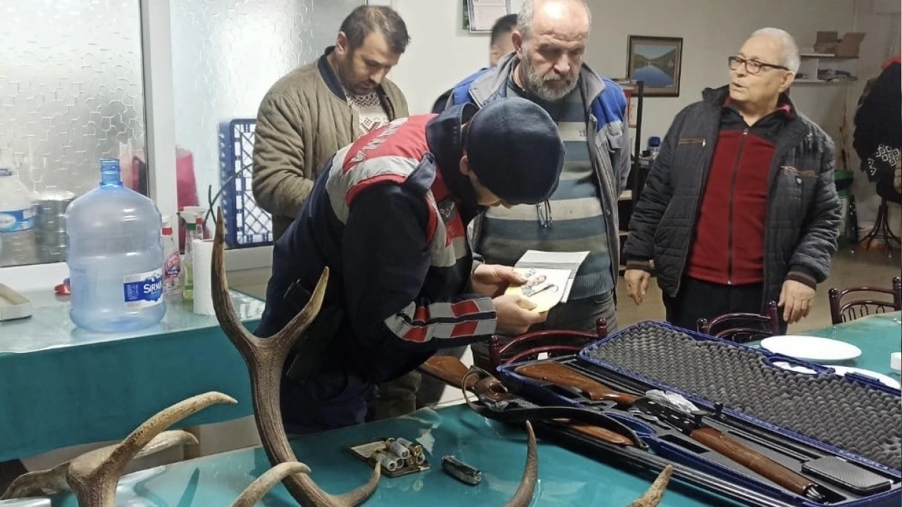 K�z�l geyik ve bozay� avlayan 2 ki�iye adli i�lem ba�lat�ld�