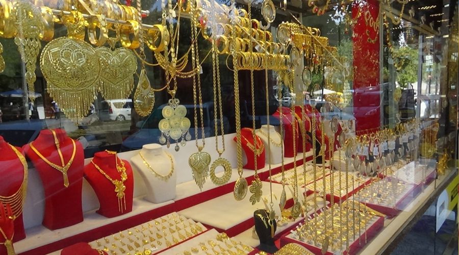 Kuyumcudan gençlere dijital para uyarısı