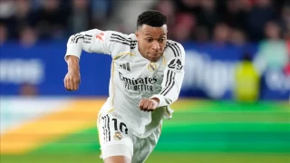 Kylian Mbappe bir s�re sahalardan uzak kalacak