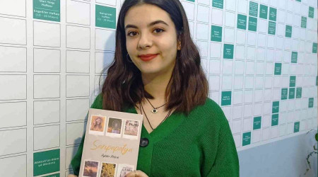 Lise rencisi Aybke'den 746 sayfalk roman