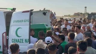Mardin ve Diyarbakır arasında çıkan yangında hayatını kaybedenlerin sayısı 15'e çıktı