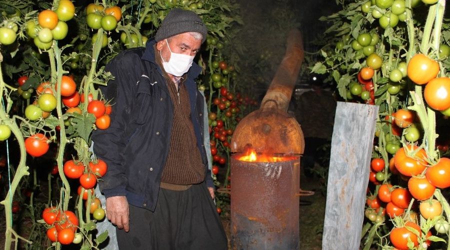 Meteoroloji uyardı, üreticiler zirai don nöbeti tuttu