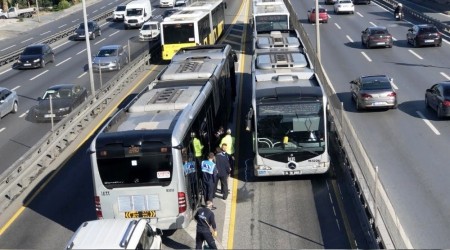 Metrobüs yayaya çarptı