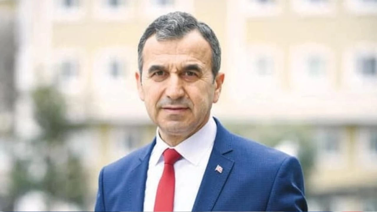 Naim Bab�ro�lu�ndan AKP�nin d�� politikas�na ele�tiri
