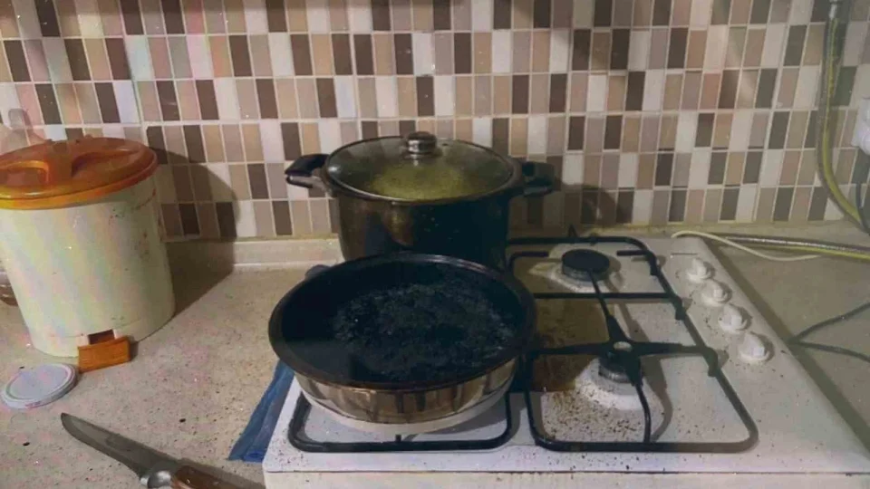 Ocakta unutulan yemek kad�n�n �l�m�ne neden oldu